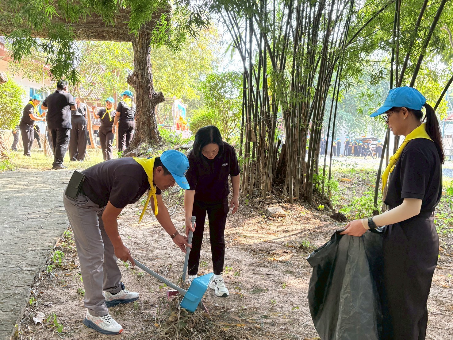 title - ส.ป.ก.ยโสธร ร่วมกิจกรรมจิตอาสาพัฒนา เพื่อถวายเป็นพระราชกุศล น้อมสำนึกในพระมหากรุณาธิคุณ สมเด็จพระนางเจ้าสิริกิติ์  พระบรมราชินีนาถ พระบรมราชชนนีพันปีหลวง